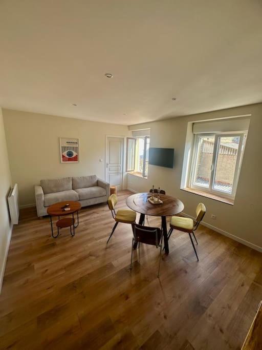 Appartement Au Coeur De La Ville Fortifiee บูโลญ-ซูร์-แมร์ ภายนอก รูปภาพ